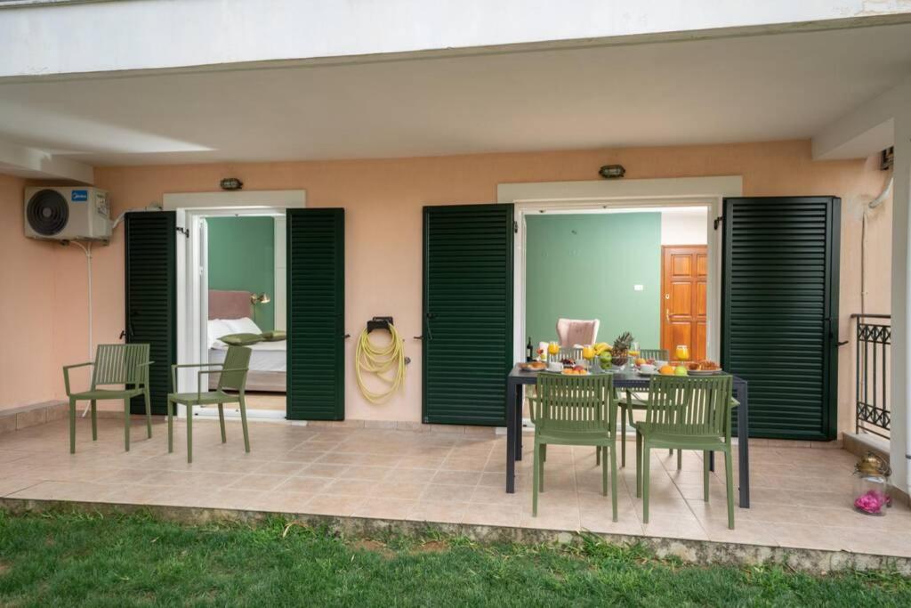 Central & Elegant Suite With Private Garden Аргостолион Экстерьер фото
