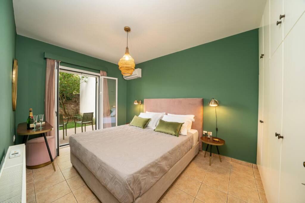 Central & Elegant Suite With Private Garden Аргостолион Экстерьер фото